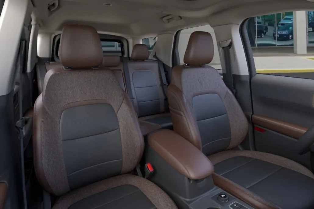 2025 Ford Bronco Sport Outer Banks photo 1
