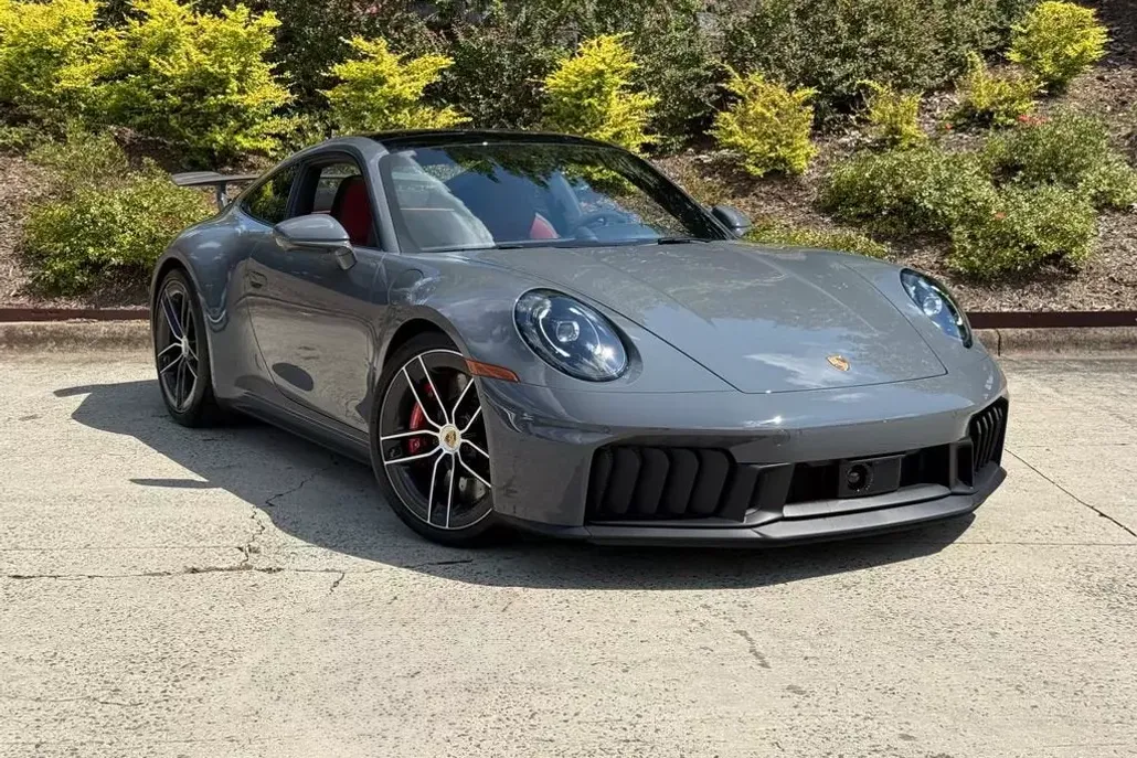 2026 Porsche 911 4 GTS photo 1