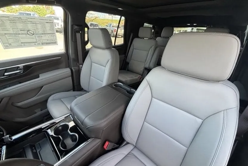 2026 Chevrolet Tahoe Z71 photo 1