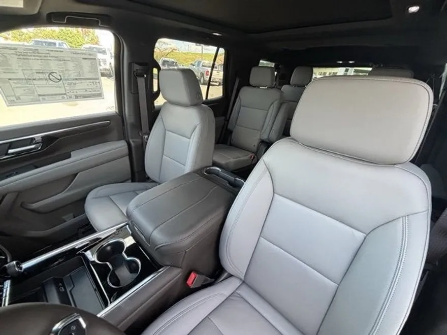 2026 Chevrolet Tahoe Z71 photo 1