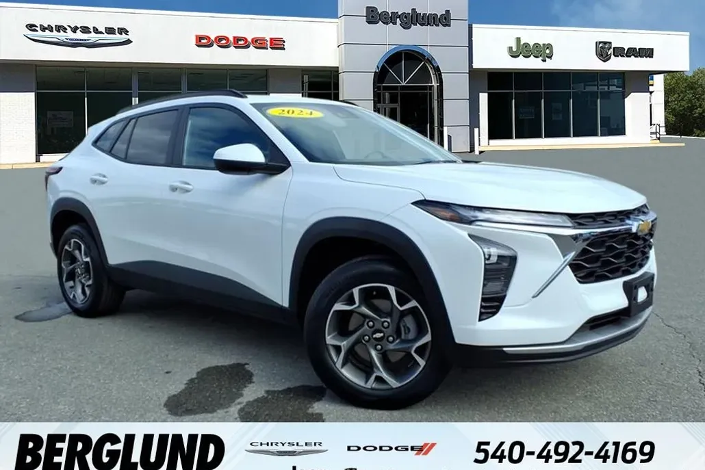 2024 Chevrolet Trax LT photo 1
