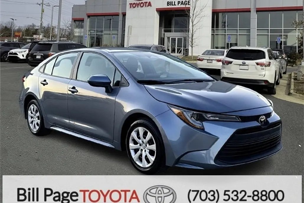 2024 Toyota Corolla LE photo 1