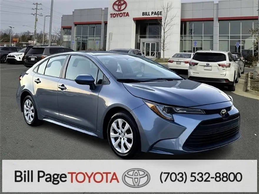 2024 Toyota Corolla LE photo 1