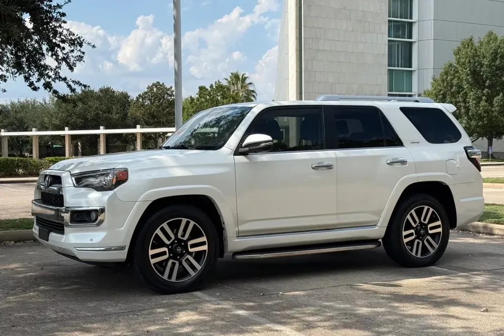 2018 Toyota 4Runner Limited photo 1
