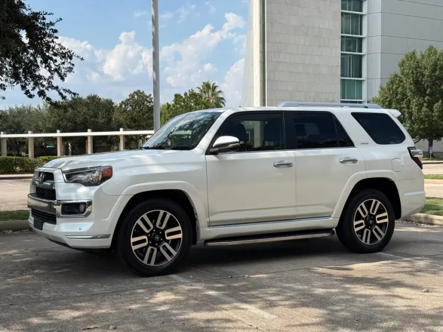 2018 Toyota 4Runner Limited photo 1