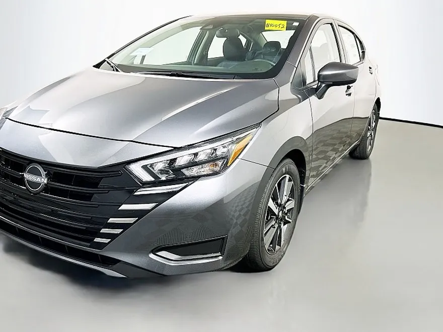 2025 Nissan Versa 1.6 SV photo 1