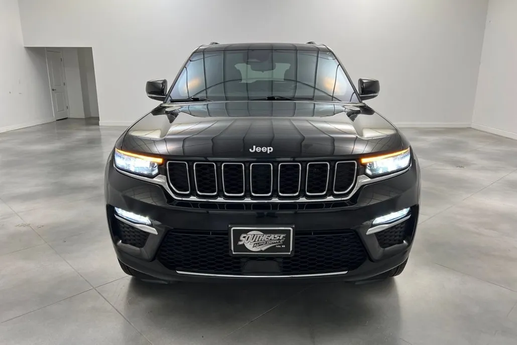 2024 Jeep Grand Cherokee Limited photo 1