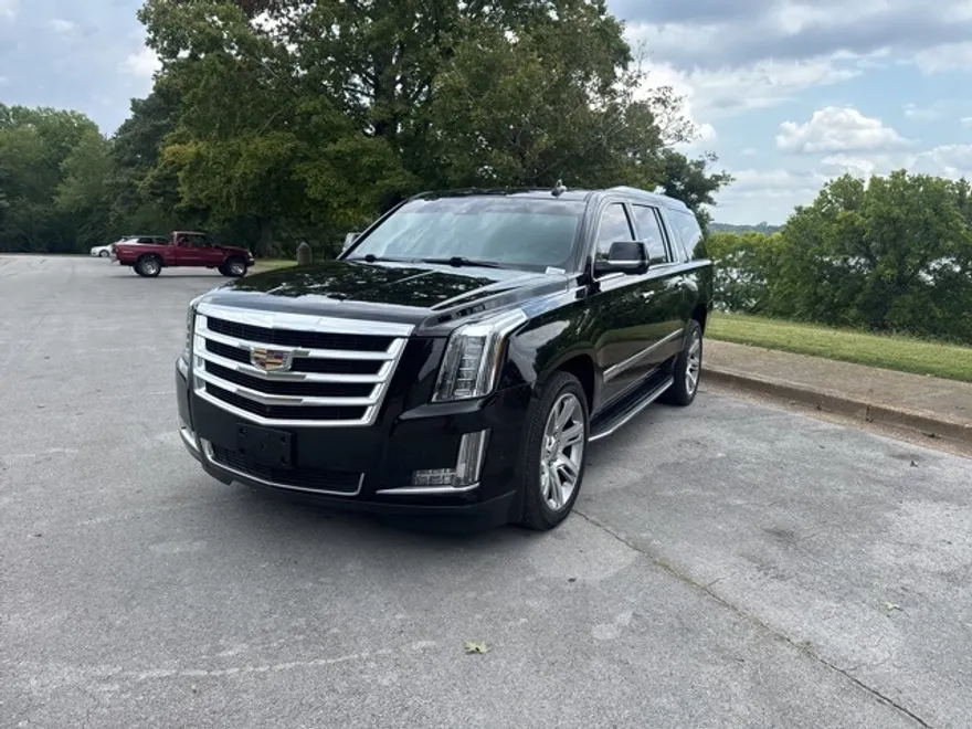 2018 Cadillac Escalade ESV Luxury photo 1