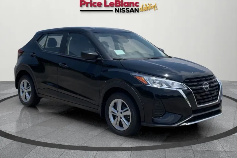 2025 Nissan Kicks Play S photo 1
