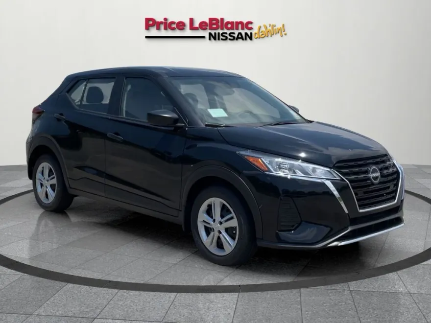 2025 Nissan Kicks Play S photo 1