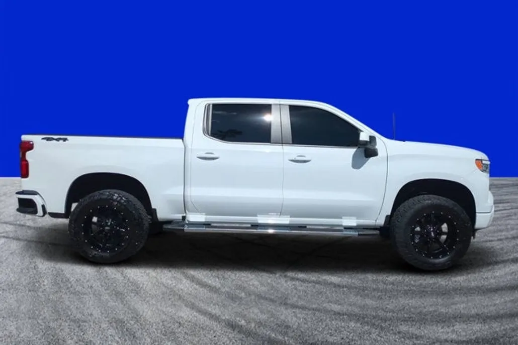 2024 Chevrolet Silverado 1500 RST photo 1