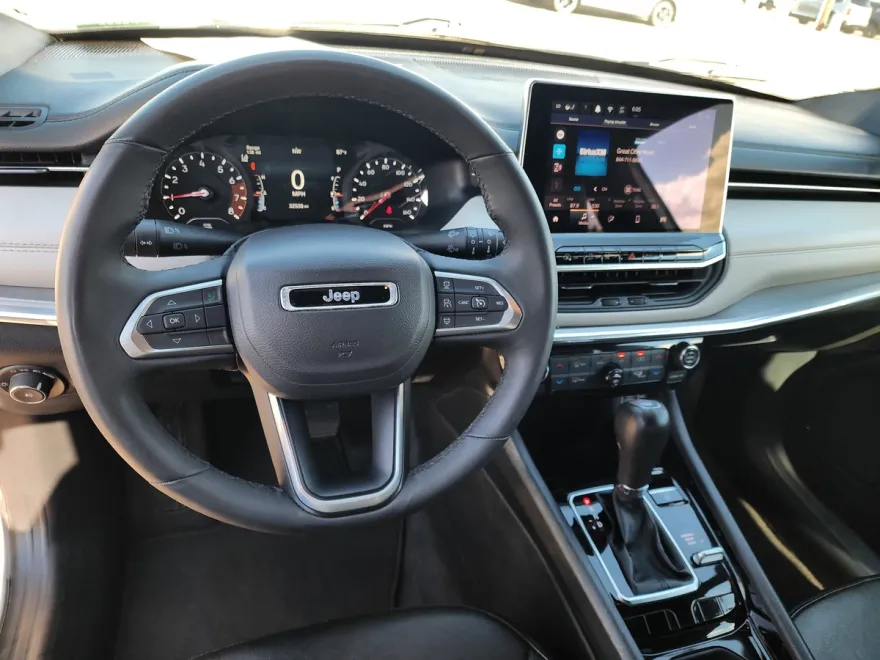 2024 Jeep Compass Limited photo 1