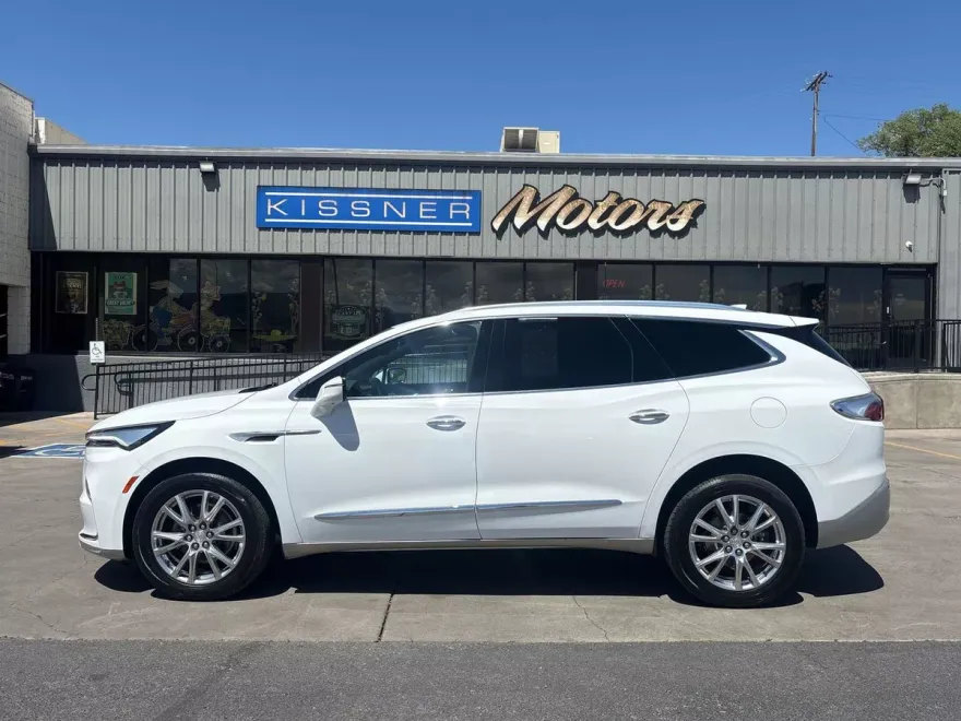 2022 Buick Enclave Premium photo 1