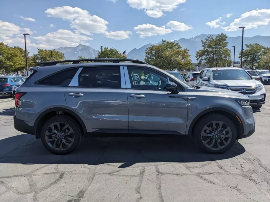 2023 Kia Sorento X-Line SX Prestige photo 1