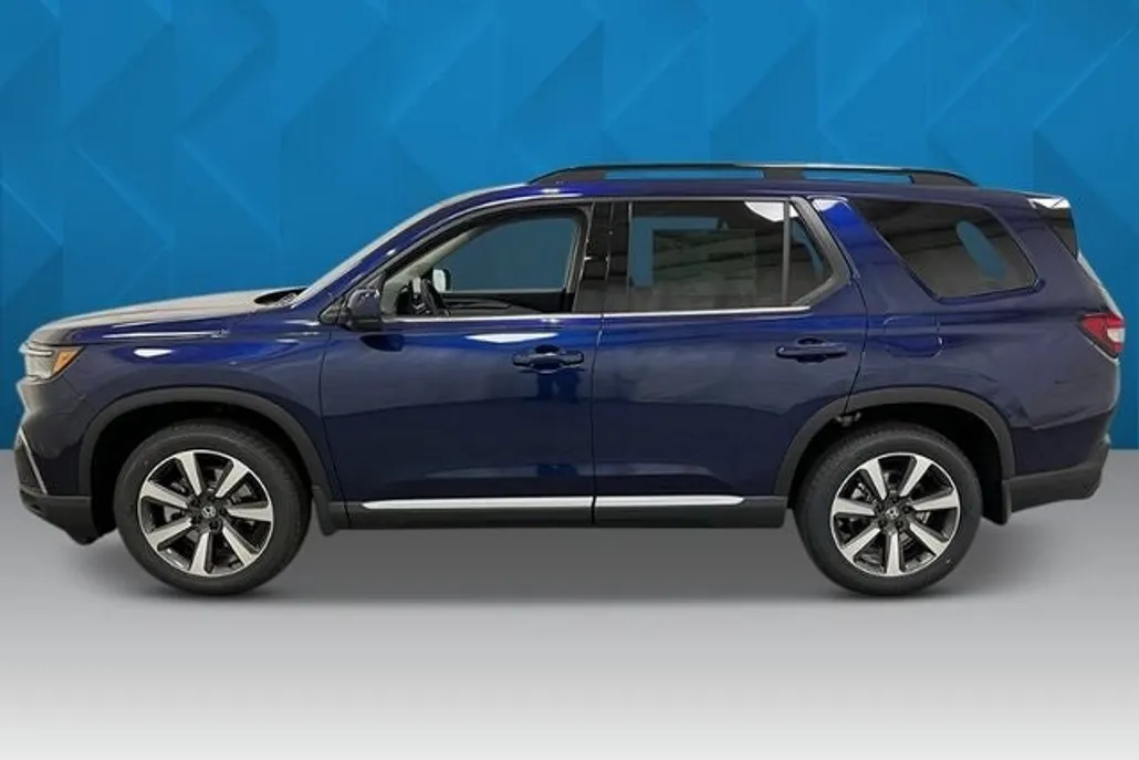 2025 Honda Pilot Touring photo 1