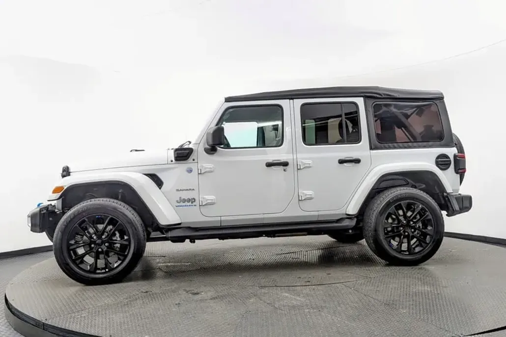 2023 Jeep Wrangler 4xe Sahara photo 1