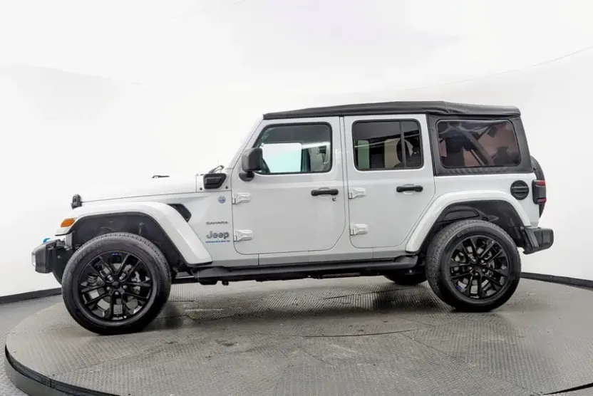 2023 Jeep Wrangler 4xe Sahara photo 1