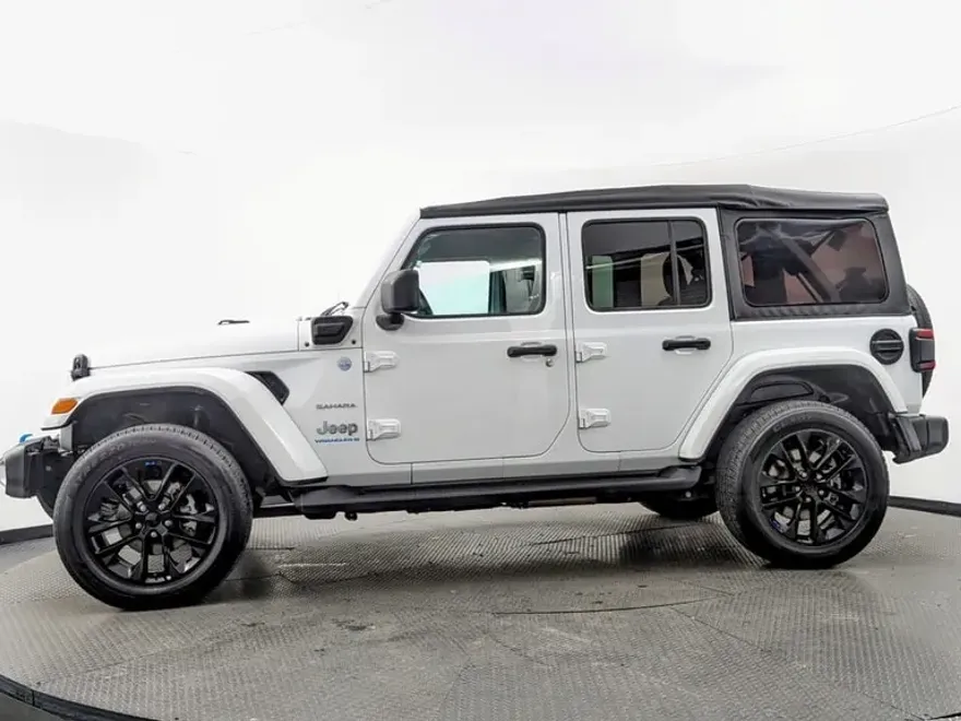 2023 Jeep Wrangler 4xe Sahara photo 1