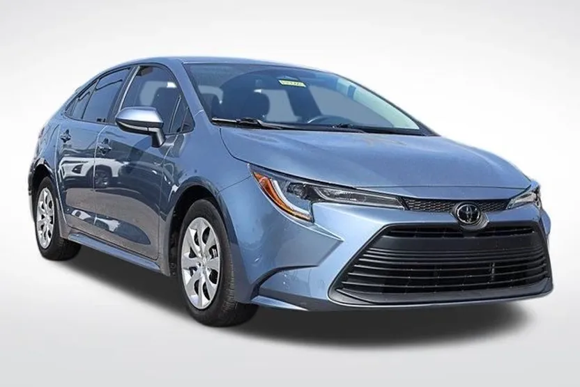 2024 Toyota Corolla LE photo 1