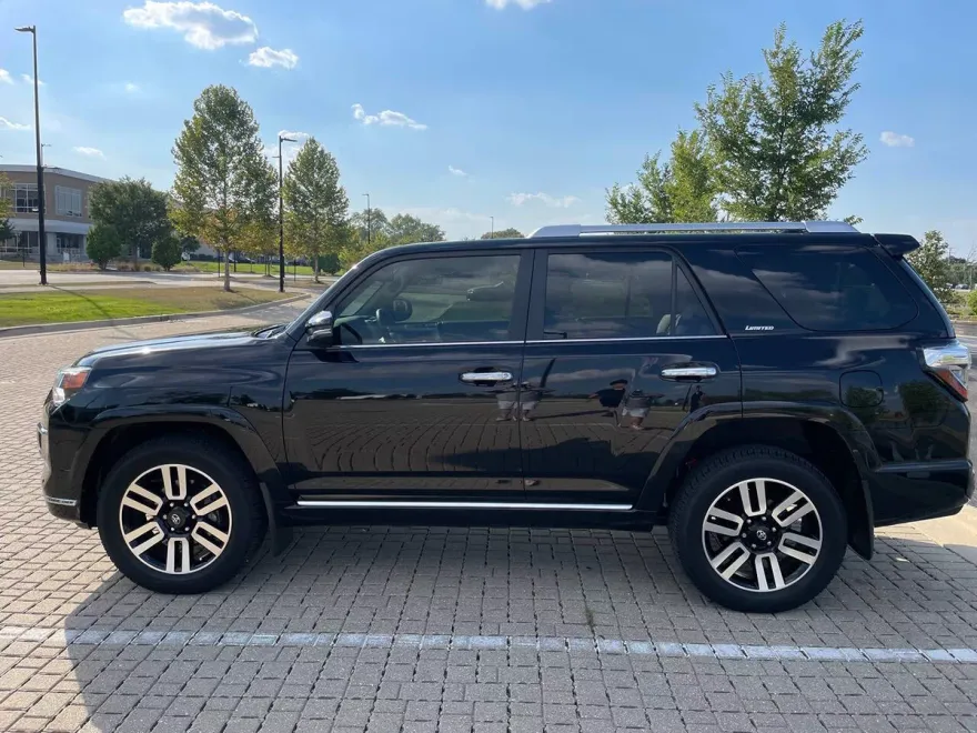 2024 Toyota 4Runner Limited photo 1