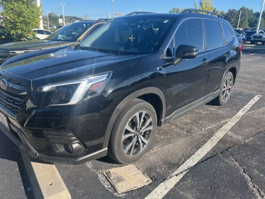 2023 Subaru Forester Limited photo 1