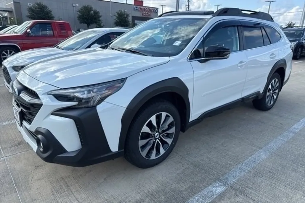 2025 Subaru Outback Limited photo 1