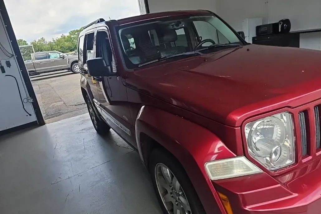 2012 Jeep Liberty Sport photo 1
