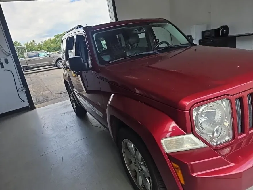 2012 Jeep Liberty Sport photo 1
