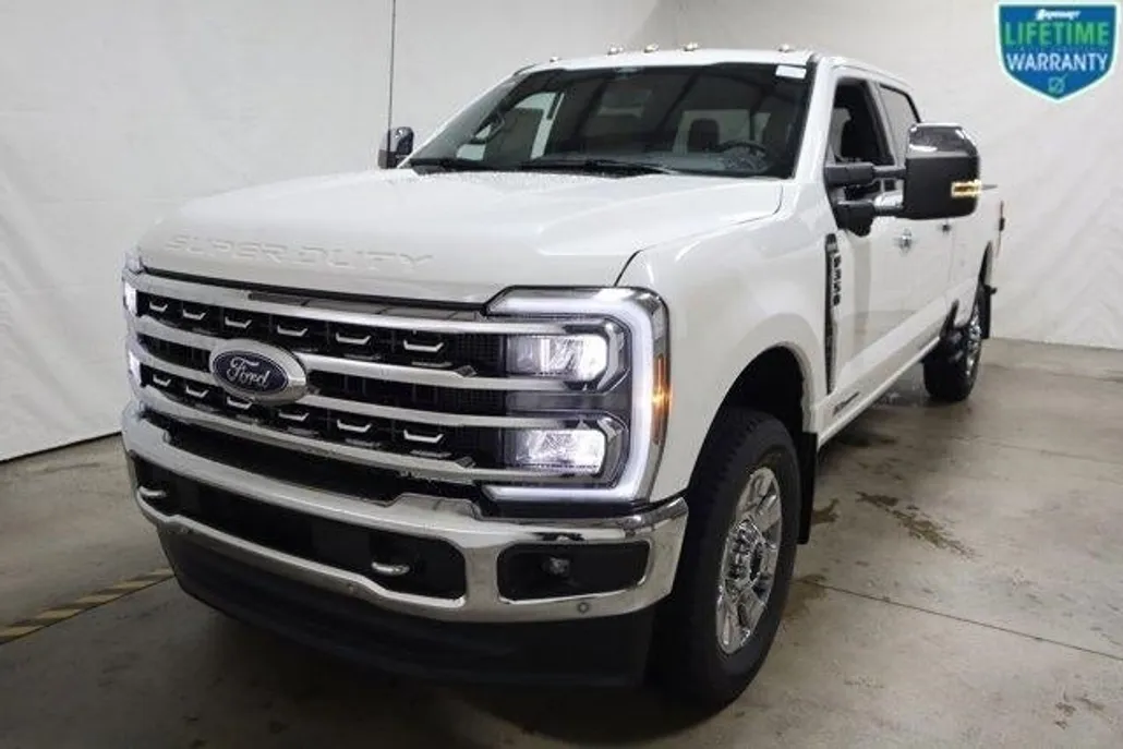 2024 Ford F-350 Lariat photo 1