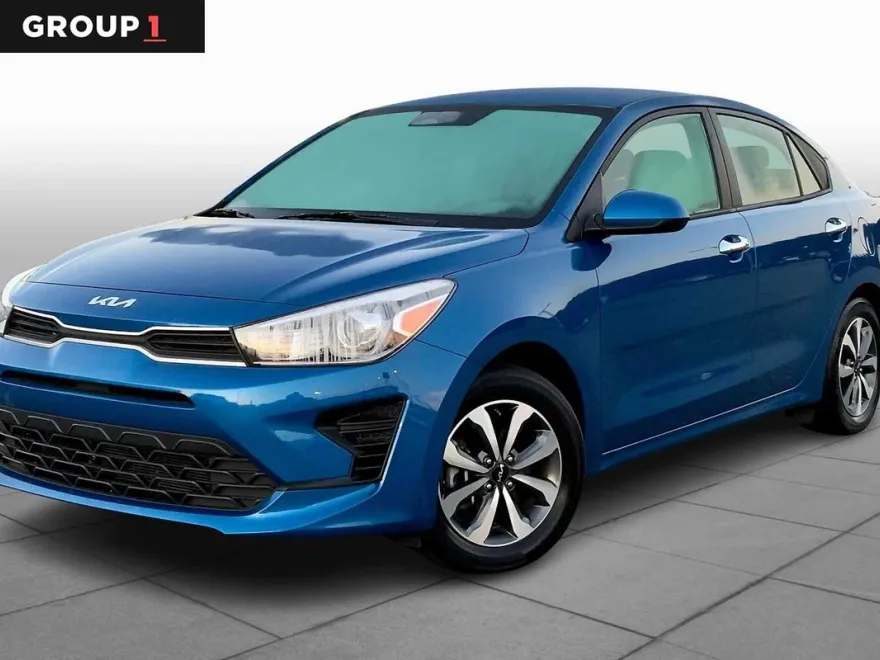 2023 Kia Rio S photo 1