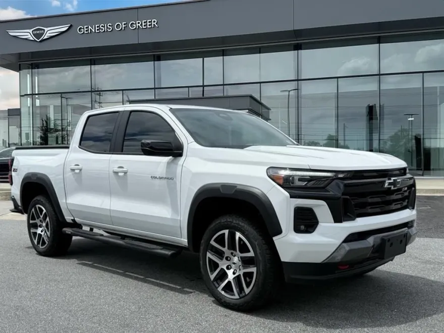 2024 Chevrolet Colorado Z71 photo 1