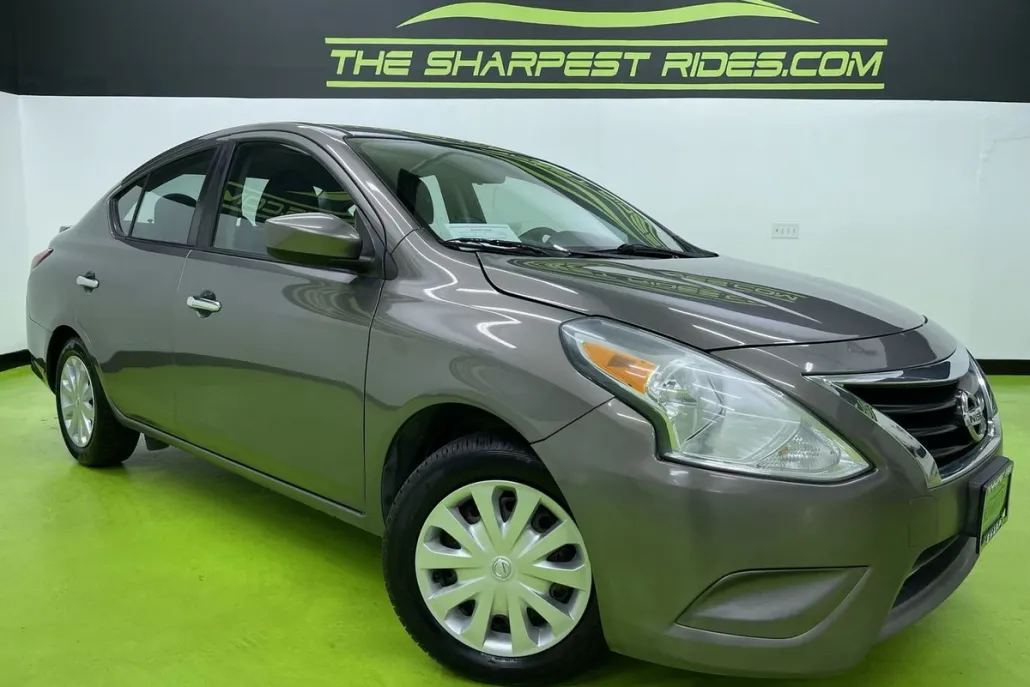 2017 Nissan Versa 1.6 SV photo 1