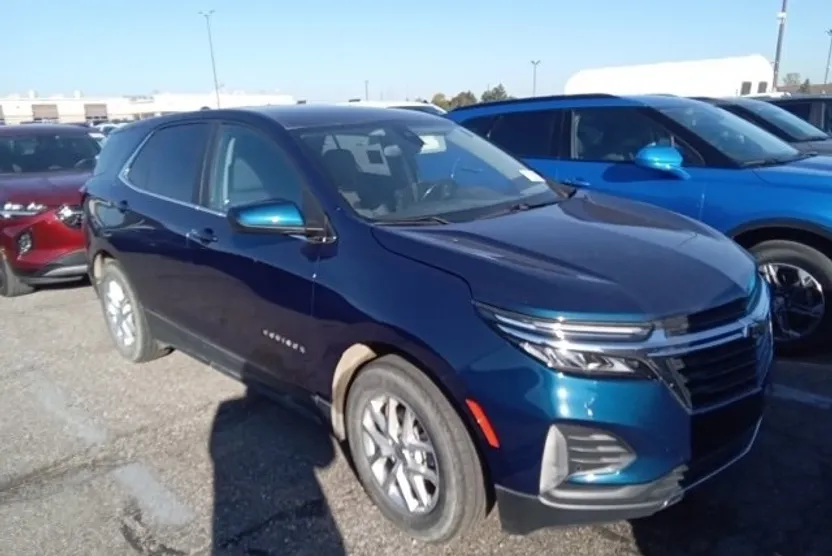 2022 Chevrolet Equinox LT photo 1