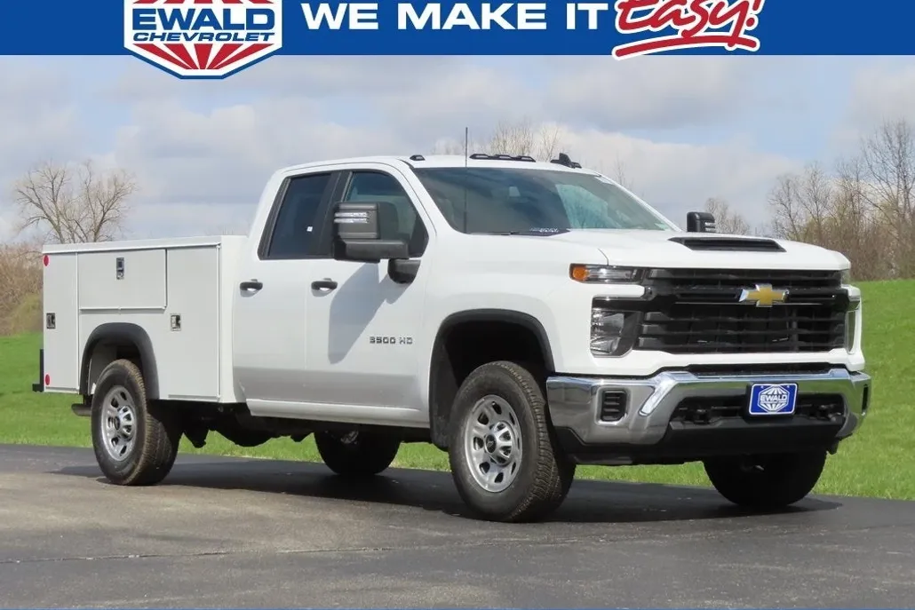 2025 Chevrolet Silverado 3500HD photo 1