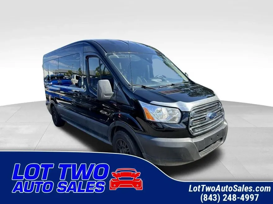 2019 Ford Transit Passenger XLT photo 1