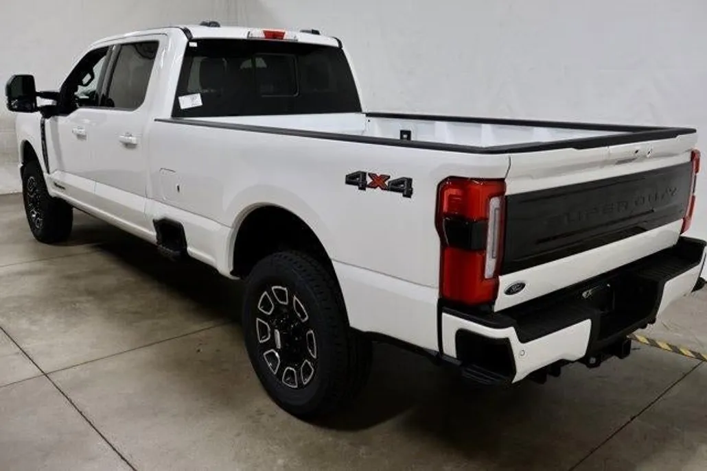 2026 Ford F-350 Platinum photo 1