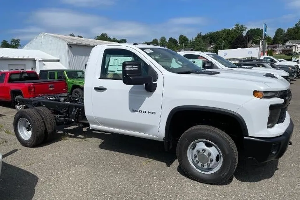 2025 Chevrolet Silverado 3500HD Work Truck photo 1