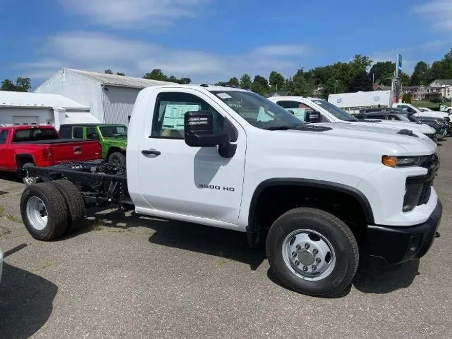 2025 Chevrolet Silverado 3500HD Work Truck photo 1