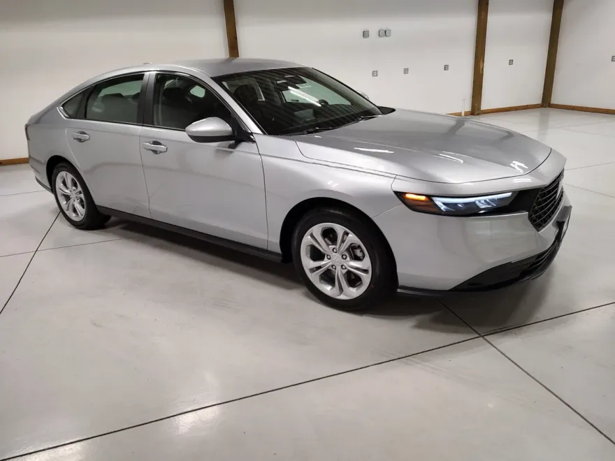 2025 Honda Accord LX photo 1