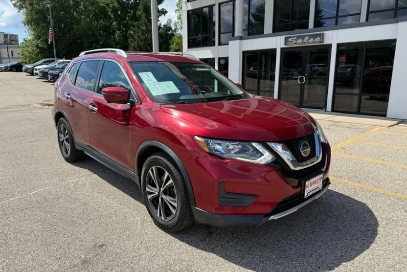 2020 Nissan Rogue SV photo 1