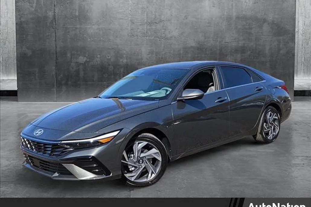 2025 Hyundai Elantra SEL Convenience photo 1