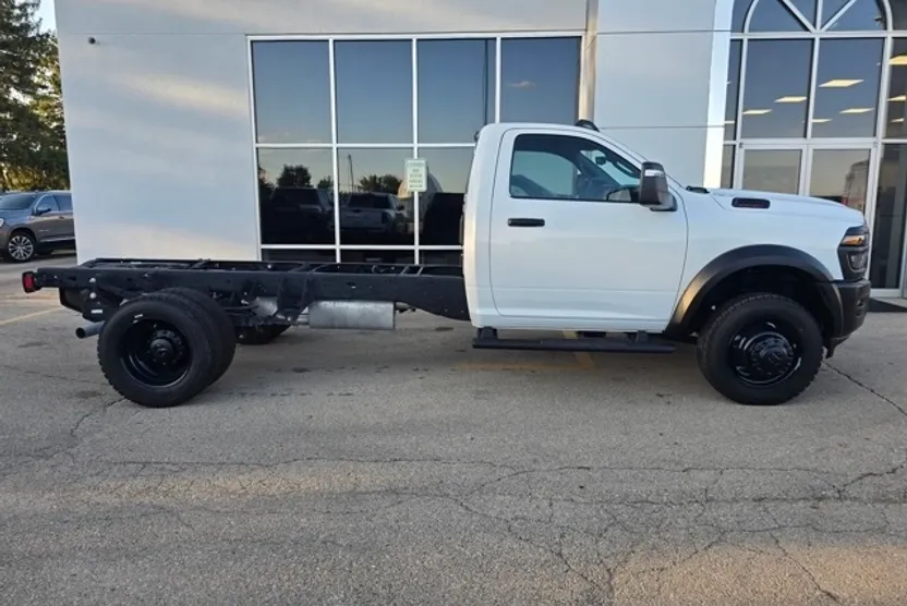 2025 Ram 5500 photo 1