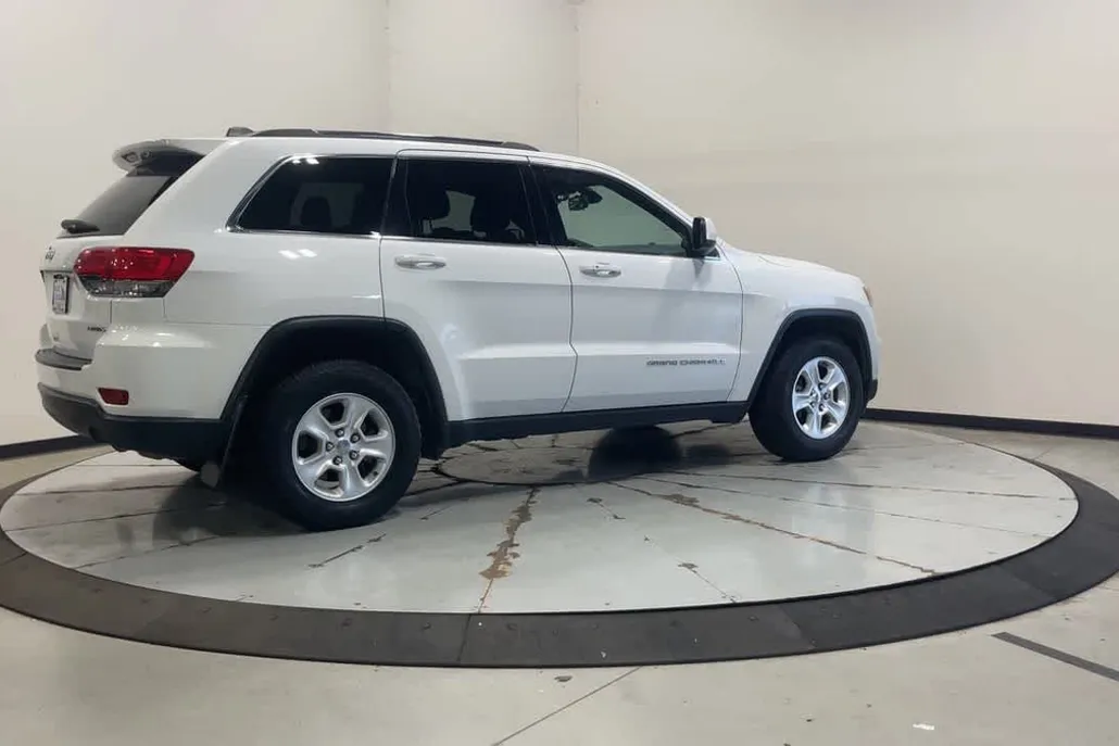 2015 Jeep Grand Cherokee Laredo photo 1
