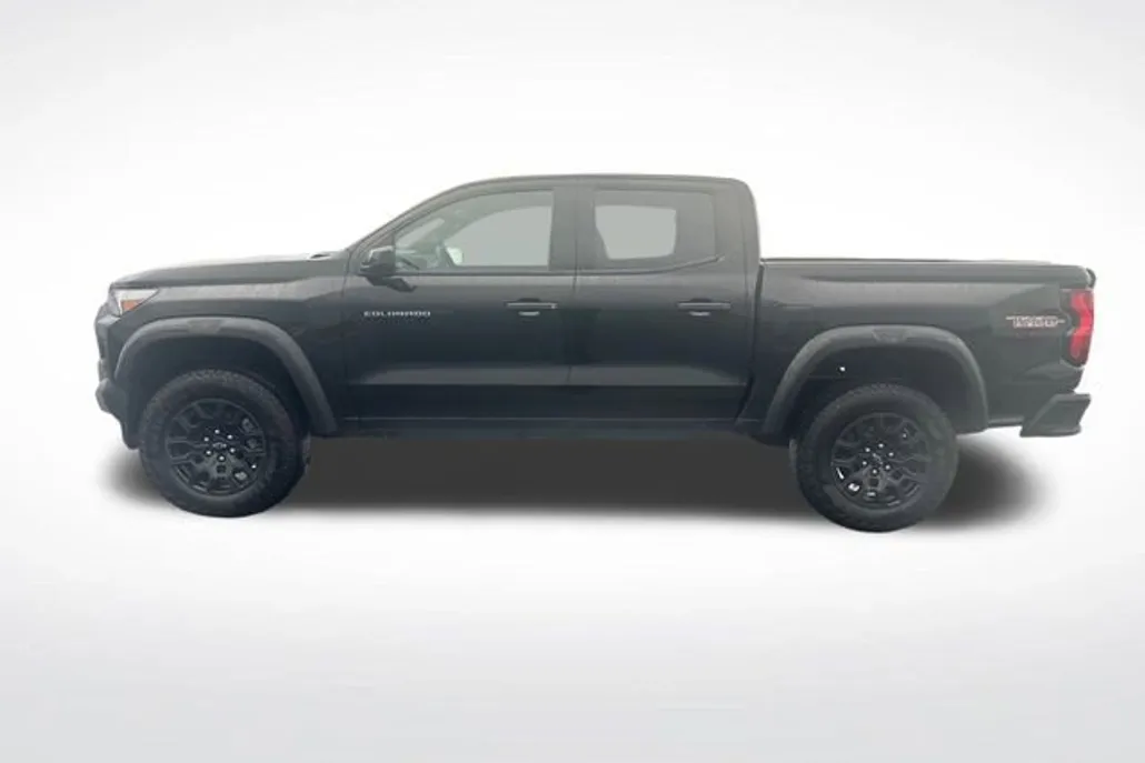 2026 Chevrolet Colorado Trail Boss photo 1