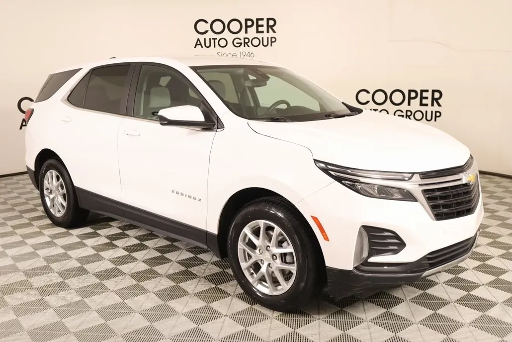 2023 Chevrolet Equinox LT photo 1