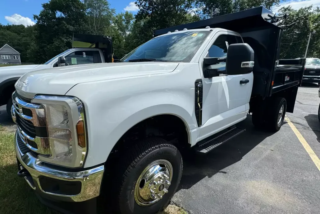 2024 Ford F-350 XL photo 1
