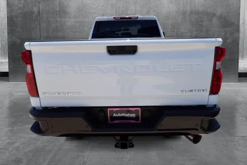 2025 Chevrolet Silverado 2500HD Custom photo 3