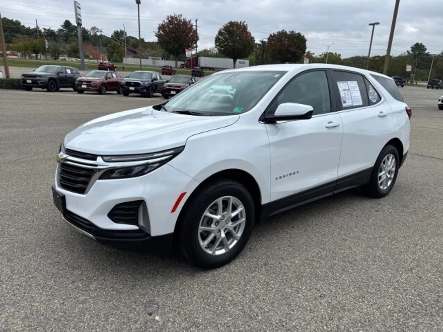 2024 Chevrolet Equinox LT photo 1