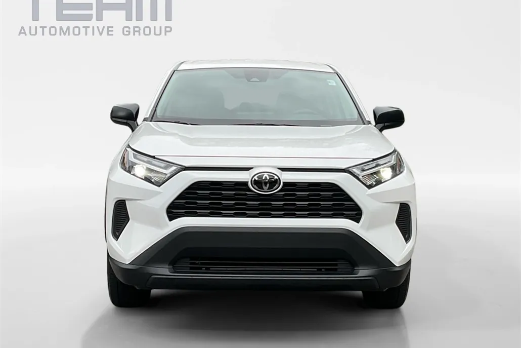 2024 Toyota RAV4 LE photo 1