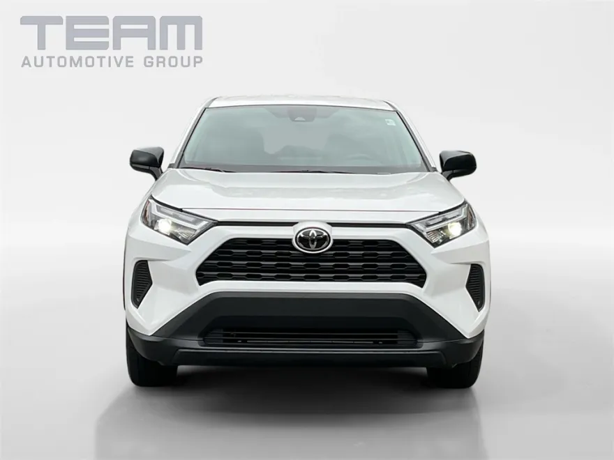 2024 Toyota RAV4 LE photo 1